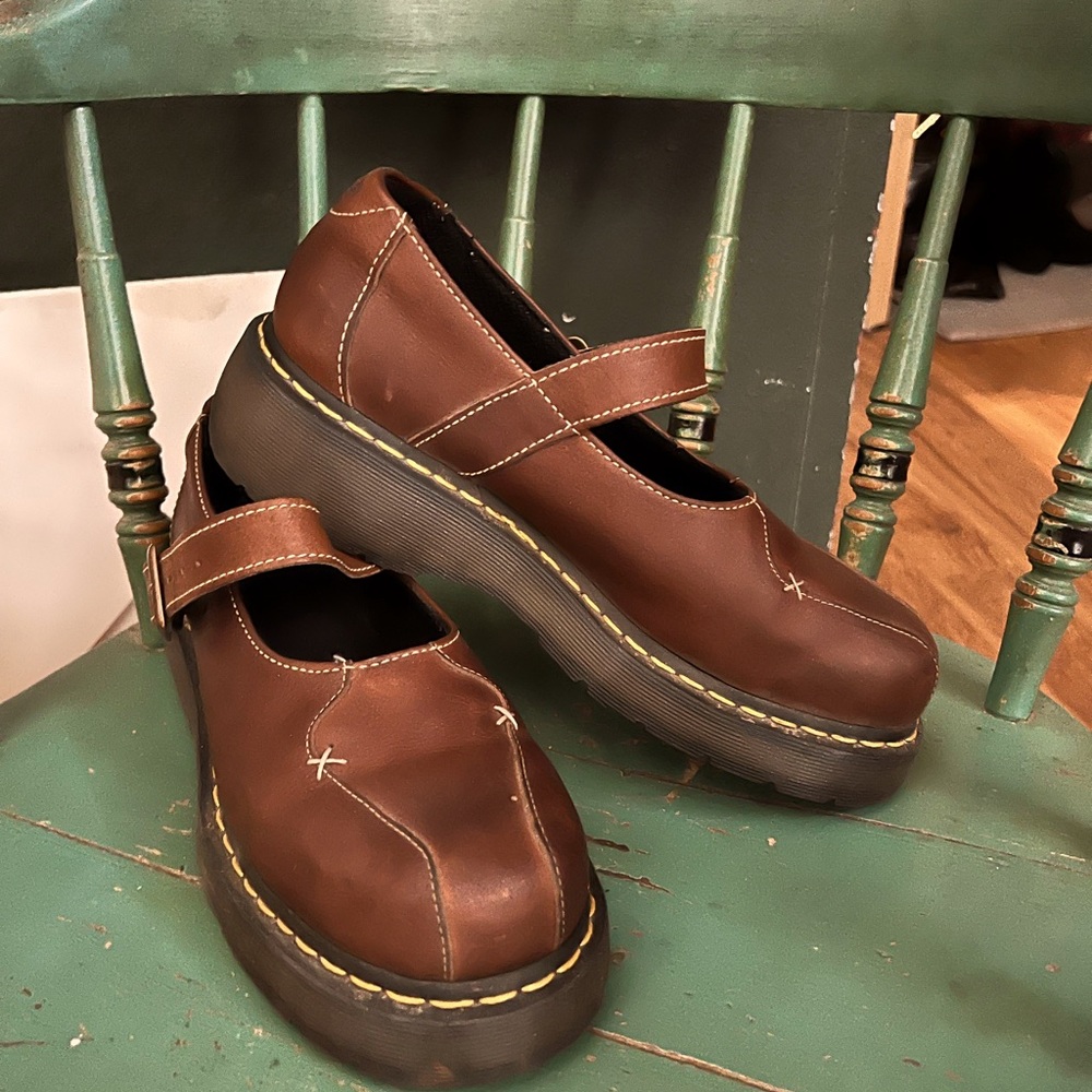 Awesome vintage(90s) Doc Marten Mary Janes